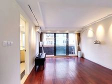 主卧朝南,顶楼房,房型正气,大两房,繁华地段