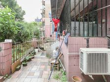 苏州河畔+一楼带院子+全明三房+单价便宜+诚意出售