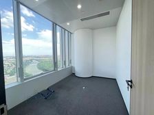 户型方正丨精装修丨视野开阔丨双面采光丨正对电梯口丨可览珠江景