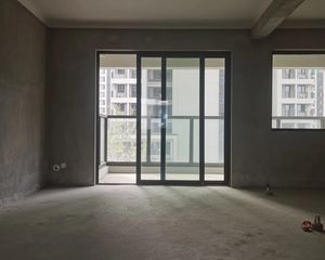 江汇城二期 3室2厅 南 毛坯