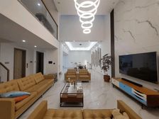 城开云外豪华装修两年,边套,相当诚意,随时看房