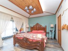 海上名邸3室2厅.小高层,百万装修,看房预约。税少诚意售出