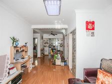 低层不靠路,楼间距宽,不想爬楼优选,诚心客户,见面议价