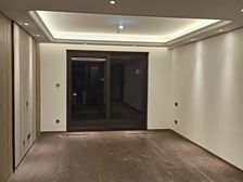 三恒系统,户型方正,4房2卫统一精装2梯4户,交通方便