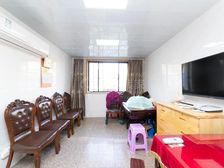 位置安静,全明户型,有院子,满五精装修,业主诚售