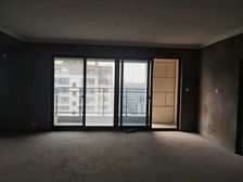 绿地观堂4室2厅2卫南朝向252.0万元/套出售