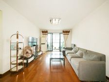 高尔夫花园通透大2房,户型方正大气,诚意可谈,看房预约!