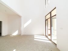 新出御河湾别墅纯毛坯 大院子 急卖 随时看房