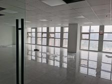 天伦广场124方,体育馆地铁口 电梯口 朝南 精装