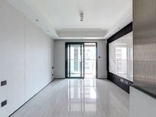 户型方正看房方便,业主诚意出售,税费少,楼层佳采光好