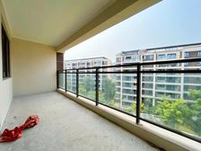 朝小旁!!!单价9千、横厅大4房 阳台20平 、看大中庭景观