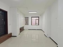 东四环高碑店地铁口,200平米办公室,商住两用,可注册