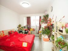 凌兆新村:新上双南,装修4年,拎包入住,税费各付,好谈