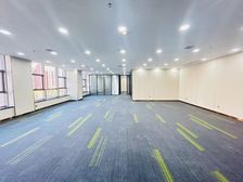 长和国际158平-700平 带露台 定制隔断 家具全配 面议