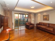 古北正4房,虹桥公园旁,万科物业管理,车位充足