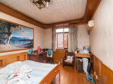 佳虹小区小两房,采光通风俱佳,看房方便