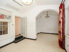 社区店威尼斯新出 北入户 视野无遮挡 三卧室朝南 价可谈