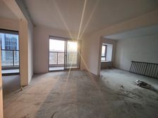 崇文花园4室2厅2卫南朝向310.0万元/套出售