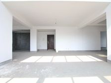 顶跃空中别墅 挑高大气客厅 边套采光好 独立车库 诚心出售