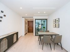 南广场九洲玺三房二厅二卫毛坯户型方正南北通风