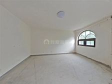 万山庭院 叠加别墅 纯毛坯 送露台 有钥匙 价格可谈