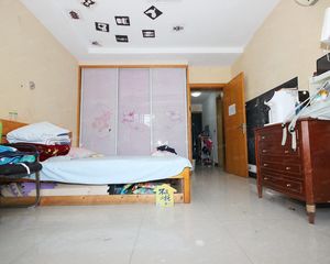 新出一居室,总价低,近地铁口,全明户型,送储藏室