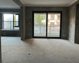 保利印江南三期3室2厅2卫南朝向360.0万元/套出售
