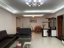 新出笋盘 近一仲后门 小区管理 首付低 出门是南湖公园