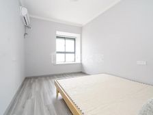 石路 双D铁口大润发旁 电梯房 利景华庭 两房 三开间朝南