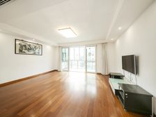 全屋实木地板,大面宽阳台,方正通透带电梯,非常诚心好看房