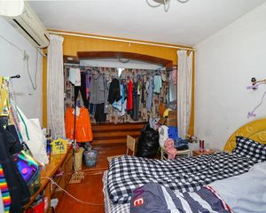 景芳四区 新上两房,南北通透,户型正气,得房率高 无遮挡