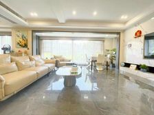 带屋顶花园!!!装修花了近100万 、9.5成新 、轻轨旁
