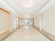 200平四居室,亏本出售,1500万,客厅带阳台。三卧套间