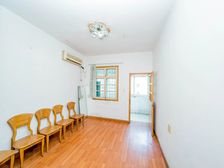 西湖边 5号线地铁口,东河边上近浙一浙二,过渡置换两房