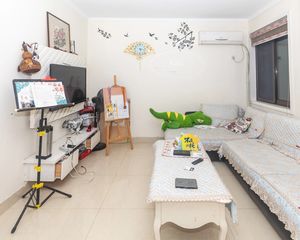 和睦公寓新出房源 两房朝南 户型方正 华师大 诚心出售!!