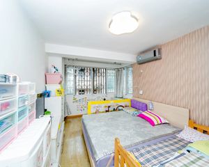 西湖畔湖滨天长旁,超高性价比2房送自住精装修,房东诚售价优。