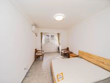 华东理工新出一房 楼层低 适合老人小孩居住