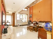 汤house联排别墅南客厅,南北花园100平米,纯地上三层