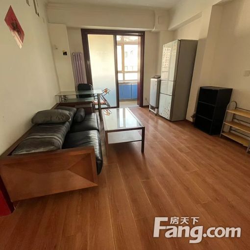 六里桥7号院 3室1卫2厅 100平精装修 7600元/月