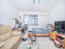 国展板楼低楼层两居 左家庄北里 南北通透无遮挡 带固定车位!