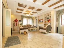 新出独栋,拎包入住,全屋地暖,三间卧室朝南,有钥匙!