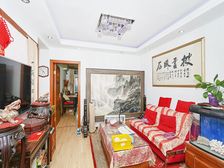 新房龄+双南,客厅宽敞,让居住温馨