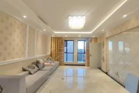 地铁口精装修空房出租南北向