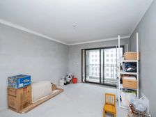 泰和之春旁 中海铂悦公馆3室毛坯 中上好楼层 南北通透