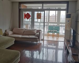 在水一方3室2厅1卫南朝向141.0万元/套出售
