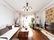 店长力荐!!中间位置,精装大三房,南向精装修 方便看房,急售