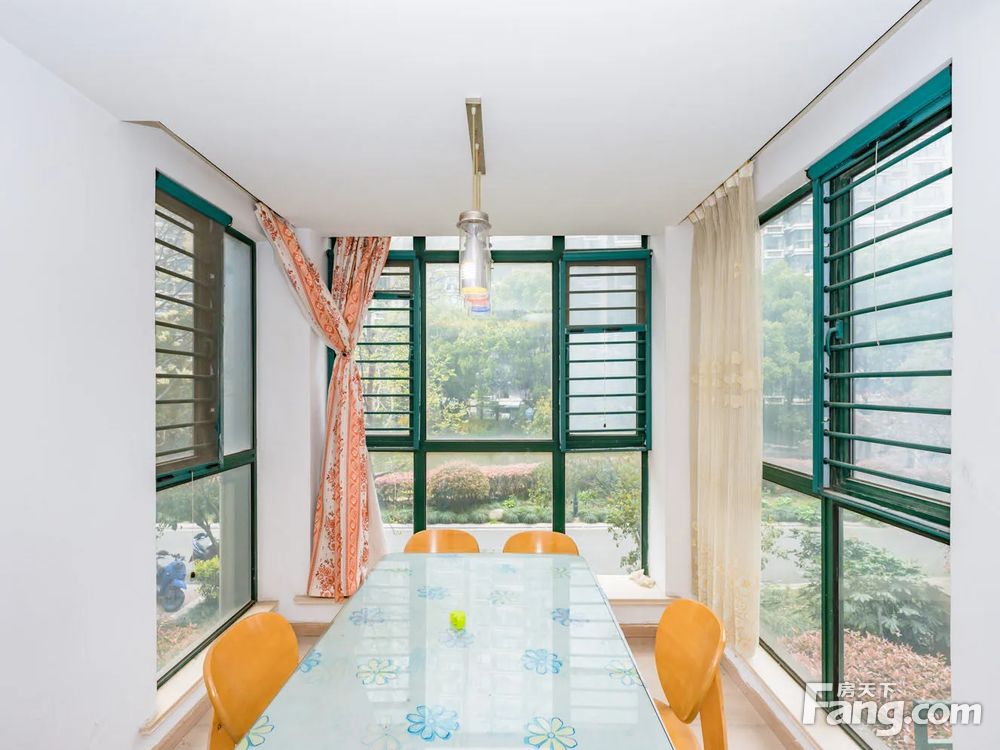 河景花园 3室2厅 中装修