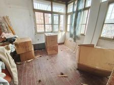 太阳沟独门独院上中下3层实际空间大带300平院子带仓房带车库