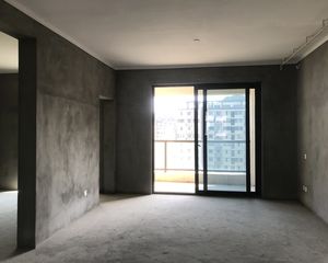 花屿湖郡4室3厅2卫南北朝向160.0万元/套出售