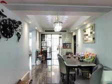 南北通透,电梯房,小区中心位置,采光充足,精装修